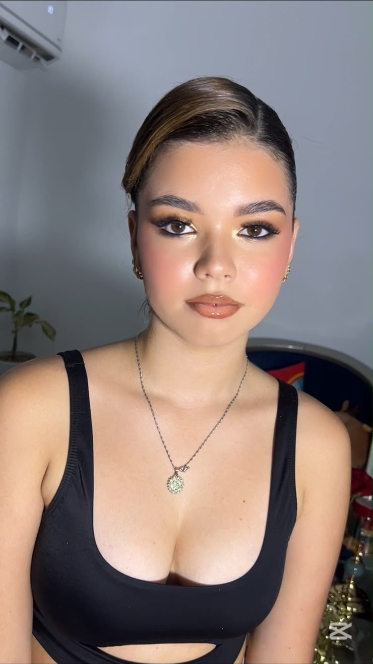 Maquillaje social elegante por Stefany